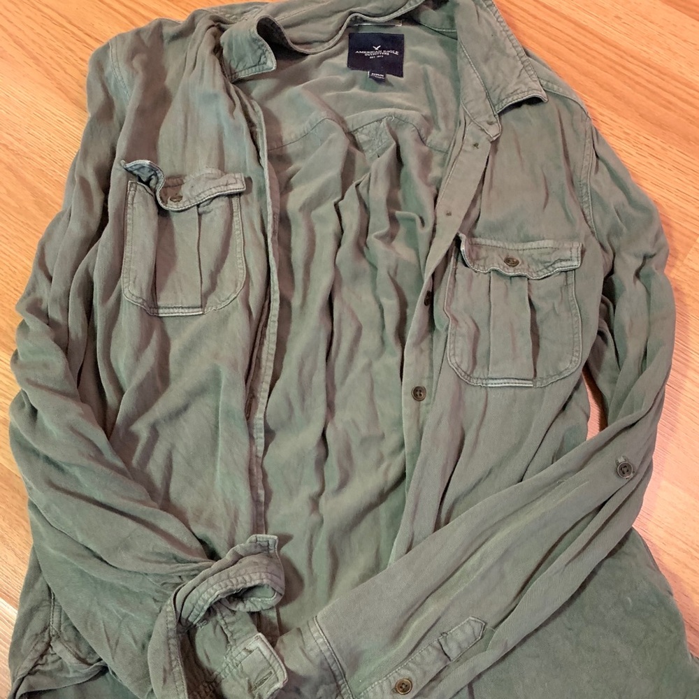 GENTLY WORN Army Green Button Up